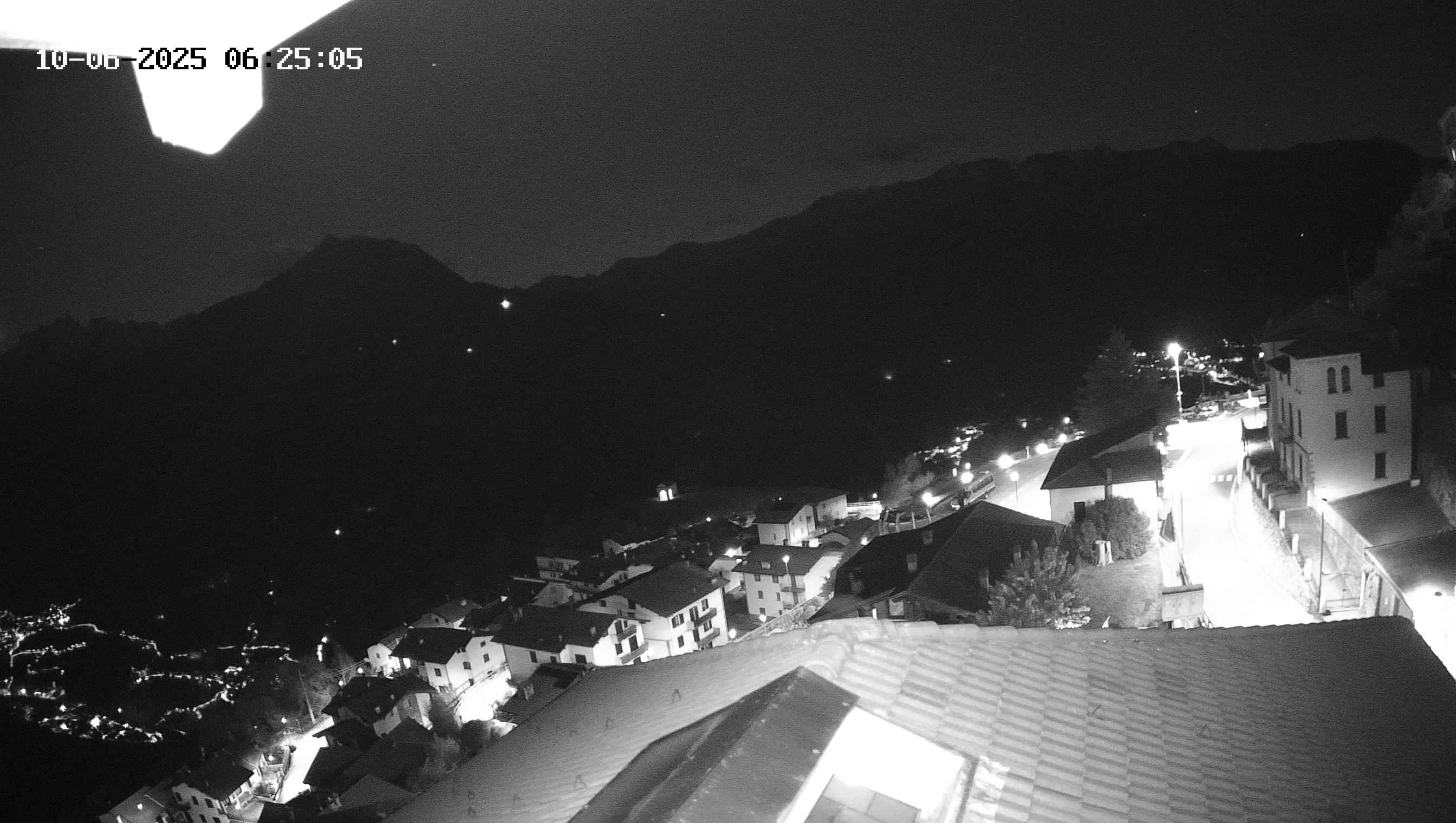 immagine della webcam nei dintorni di Dosso Pasò: webcam Cevo
